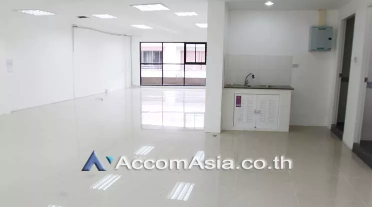  1  Office Space For Rent in Sukhumvit ,Bangkok BTS Phra khanong at Park Avenue AA17394